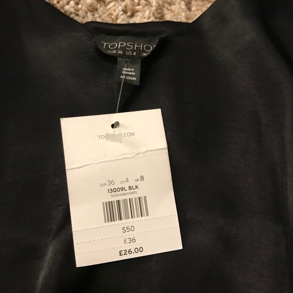 TOPSHOP cold shoulder top - Picture 3 of 5